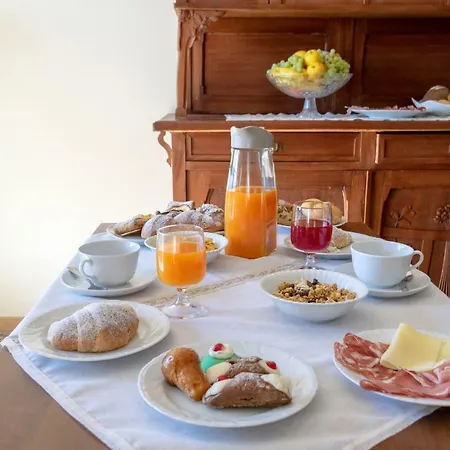 Casa Fiorita 3* Вилладжо-Мосе